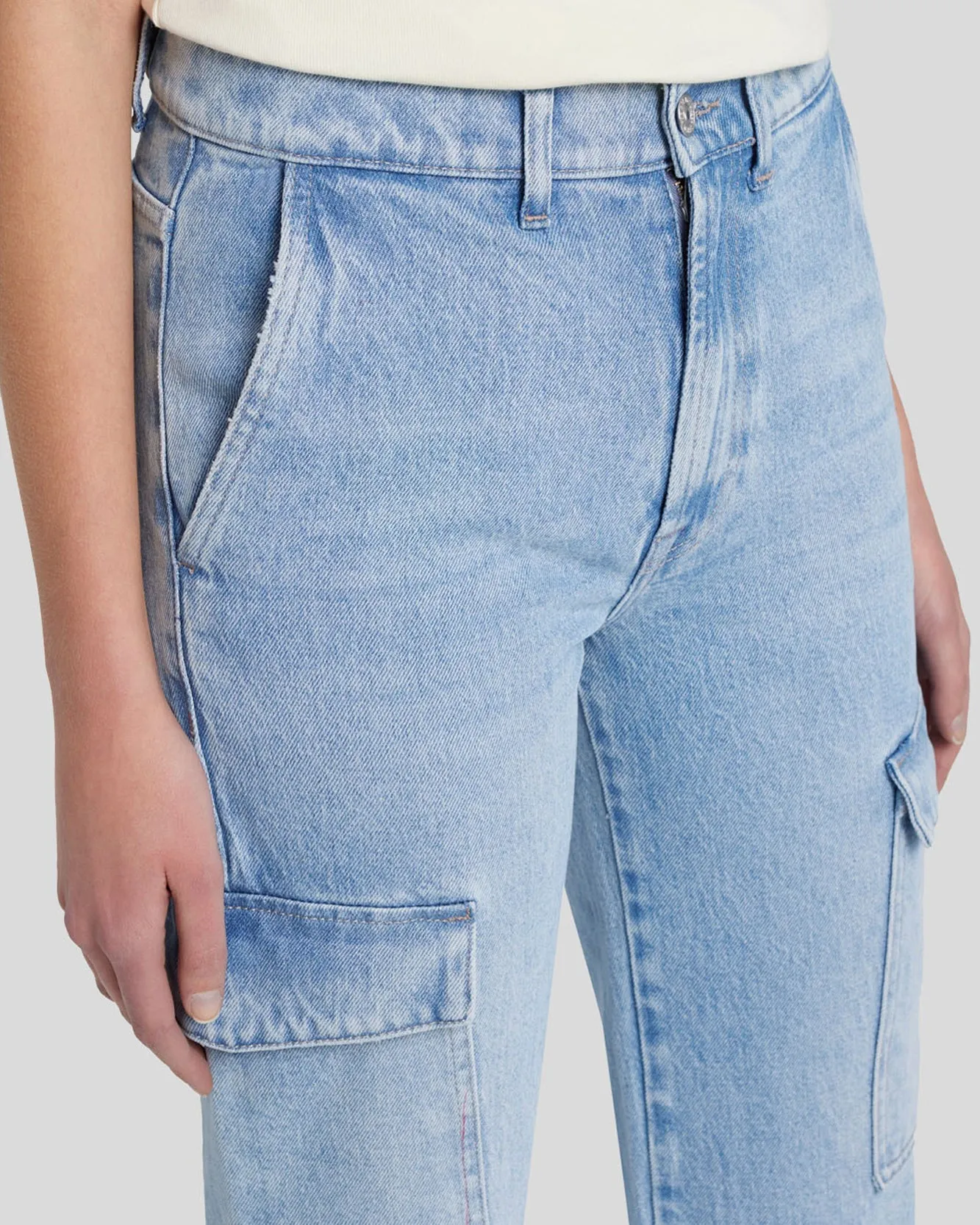 Logan Cropped Cargo Jean in Airwave