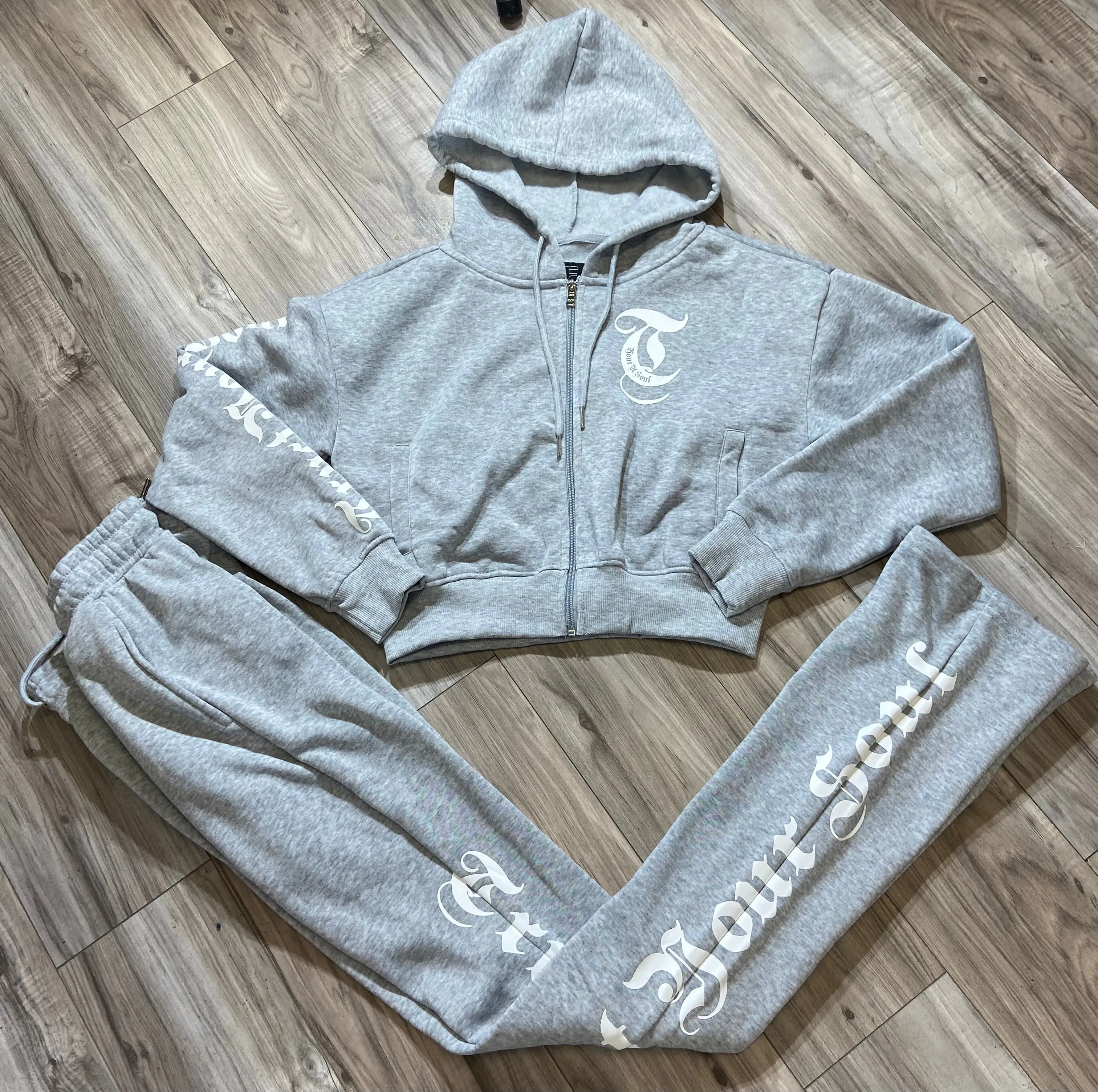 REDFOX "TRUST YOUR SOUL" FLEECE CROP JACKET W/ STACKED PANTS (H. GREY)