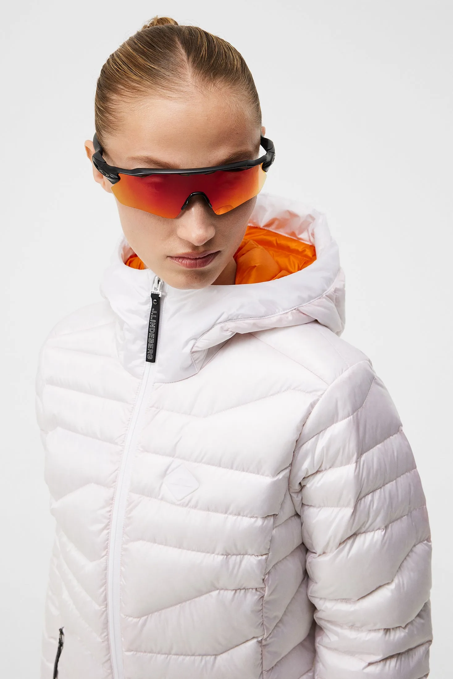 W Cliff Light Down Parka / White