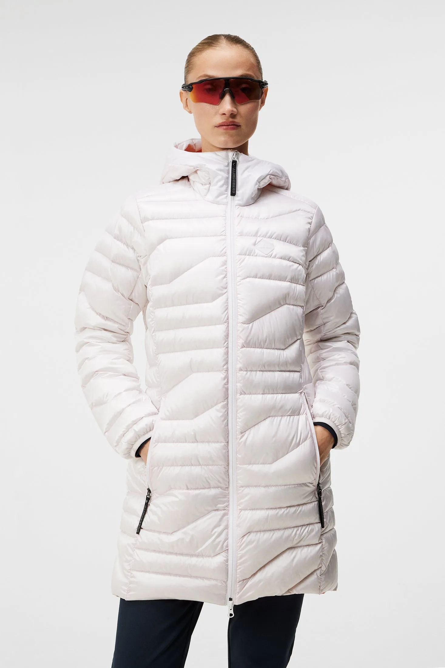 W Cliff Light Down Parka / White