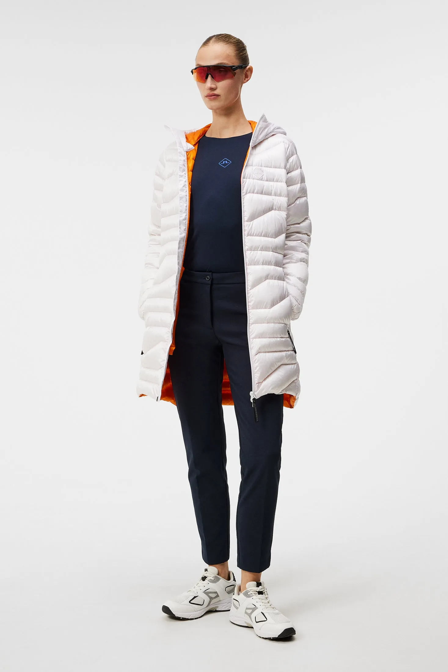 W Cliff Light Down Parka / White