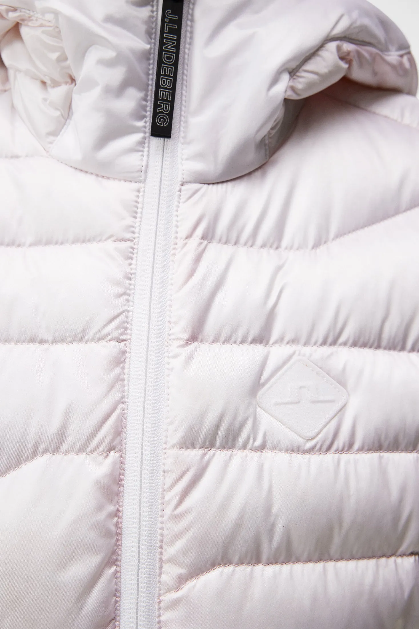 W Cliff Light Down Parka / White